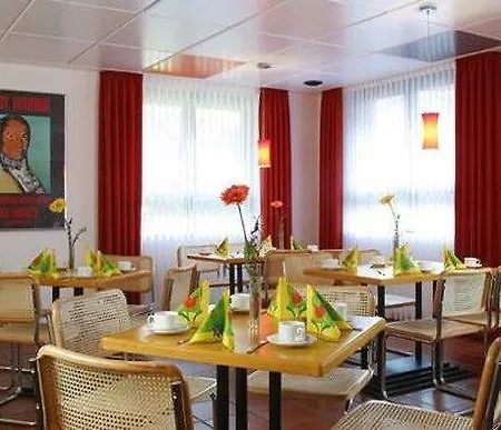 Tante Alma\'S Bonner Hotel 