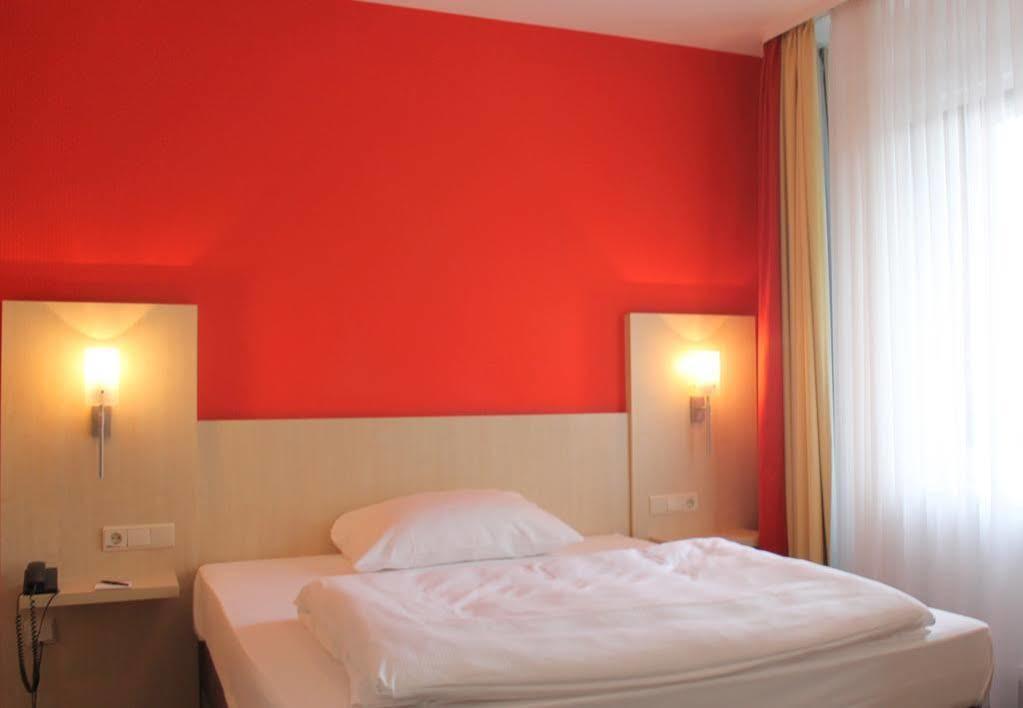 Tante Alma's Bonner Hotel